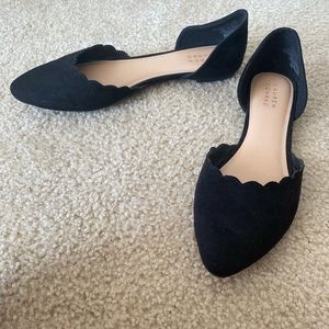 Size 10 Womens Lauren Conrad Black scalloped top flats